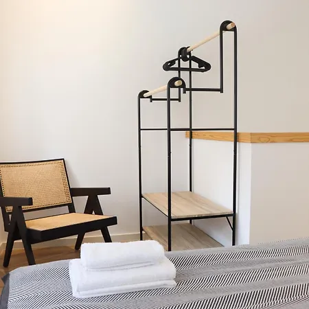 268 Letter - Charming With Balcony Apartment Lisbon