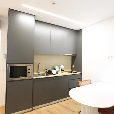 268 Letter - Charming With Balcony ליסבון