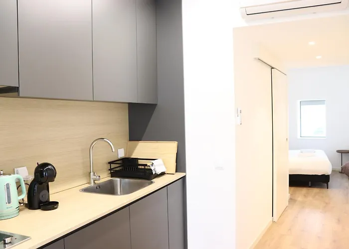 268 Letter - Charming With Balcony דירה ליסבון