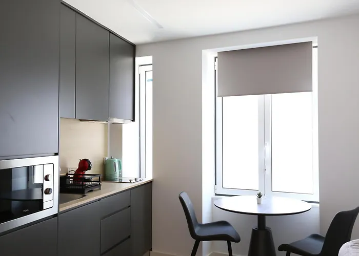 268 Letter - Charming With Balcony דירה