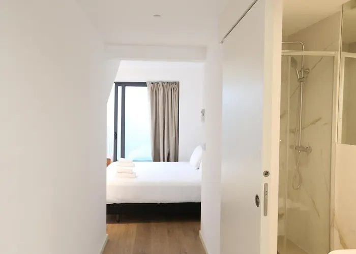 דירה 268 Letter - Charming With Balcony *