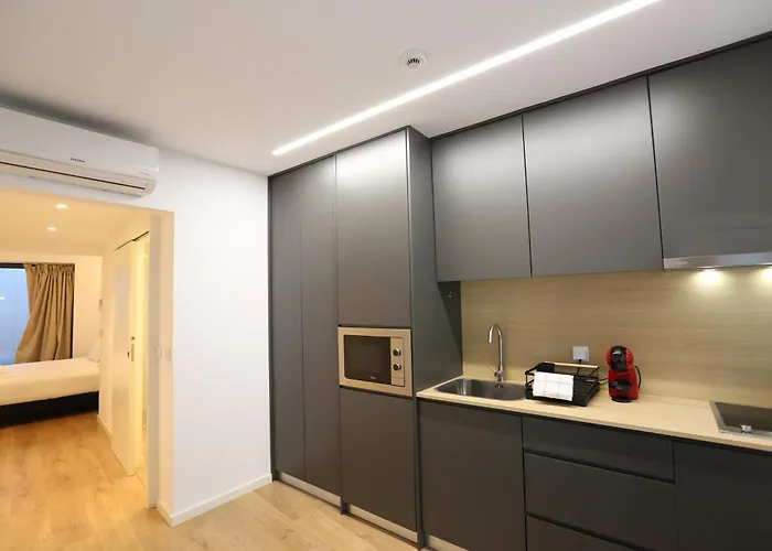 268 Letter - Charming With Balcony דירה *