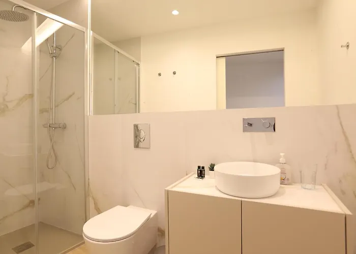 268 Letter - Charming With Balcony דירה *