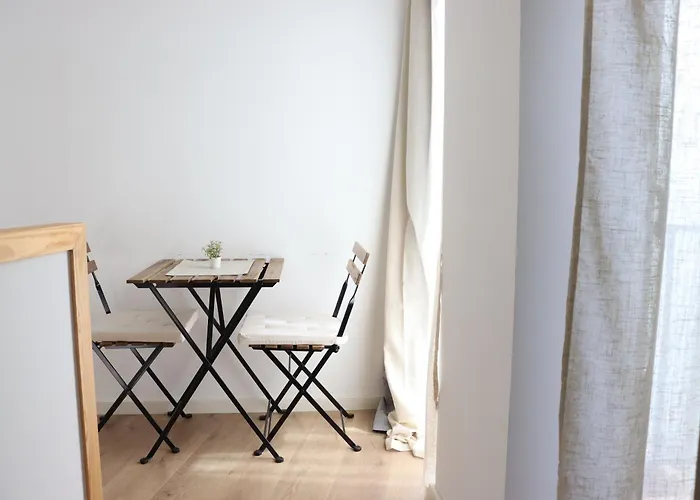 268 Letter - Charming With Balcony ליסבון