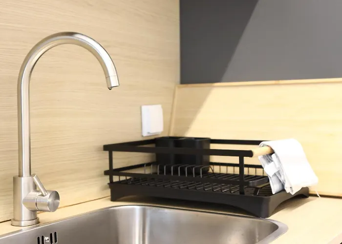 268 Letter - Charming With Balcony דירה