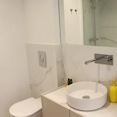 268 Letter - Charming With Balcony Lisboa