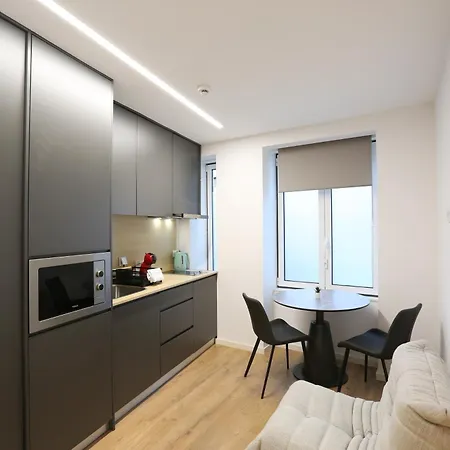268 Letter - Charming With Balcony Apartment Lissabon