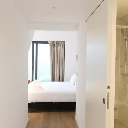 דירה 268 Letter - Charming With Balcony *