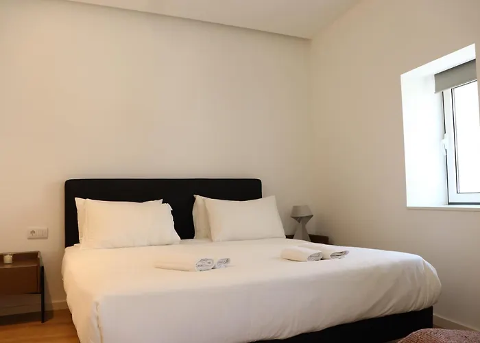 268 Letter - Charming With Balcony * ליסבון