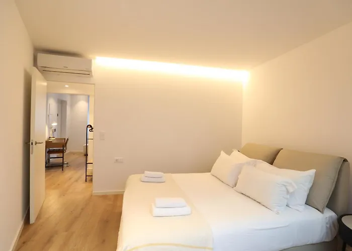 268 Letter - Charming With Balcony דירה