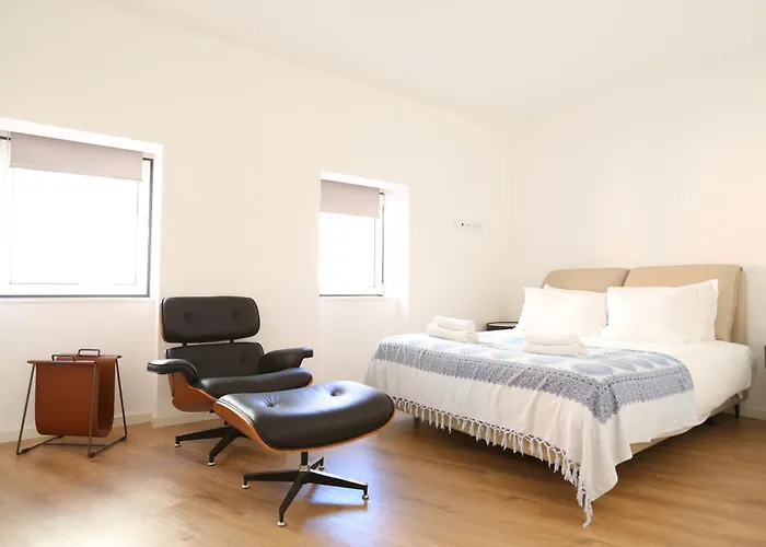 268 Letter - Charming With Balcony דירה ליסבון